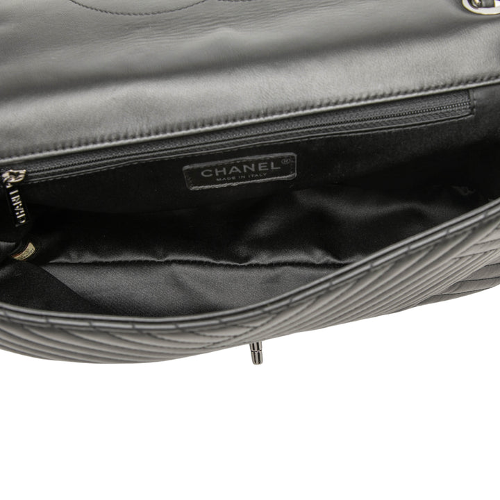 Chanel CC Crossing à rabat Grand Cuir d'agneau Noir – vue 4 – GABY PARIS