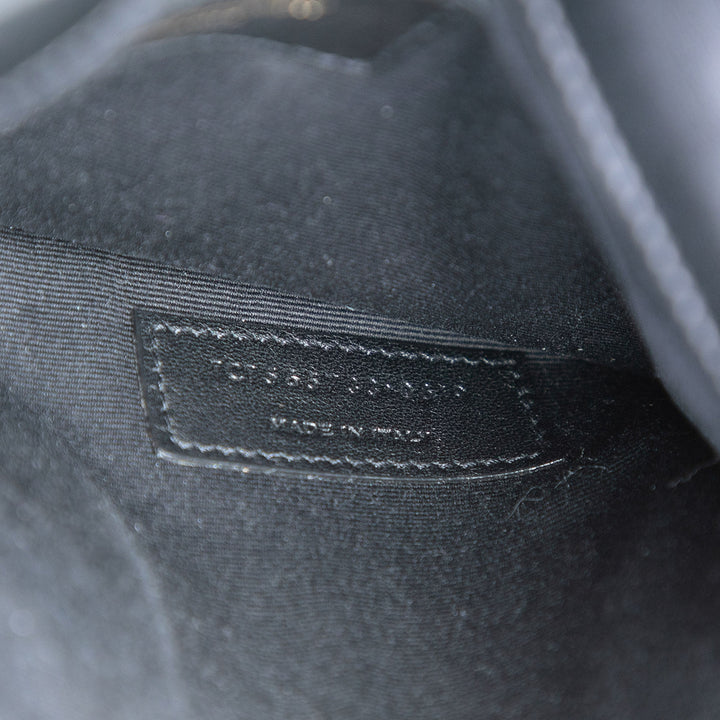 Saint Laurent Baby Smooth brillant Cuir de veau Monogram Uptown Pochette