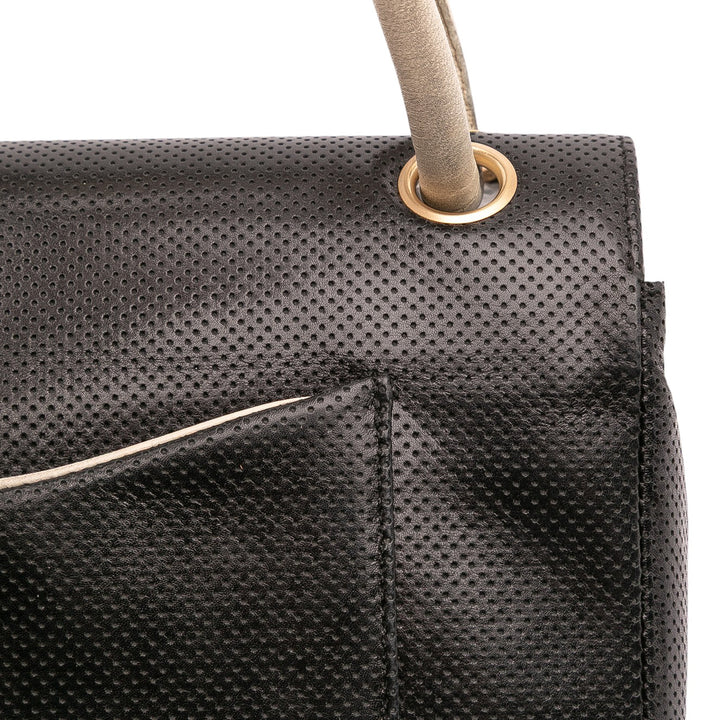 Chanel Medium CC Perforated Cuir de veau Simple rabat Noir