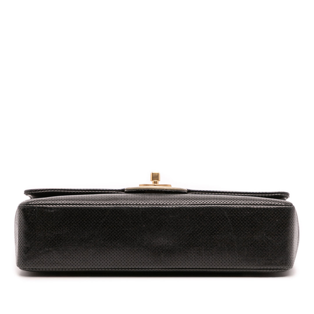 Chanel Medium CC Perforated Cuir de veau Simple rabat Noir