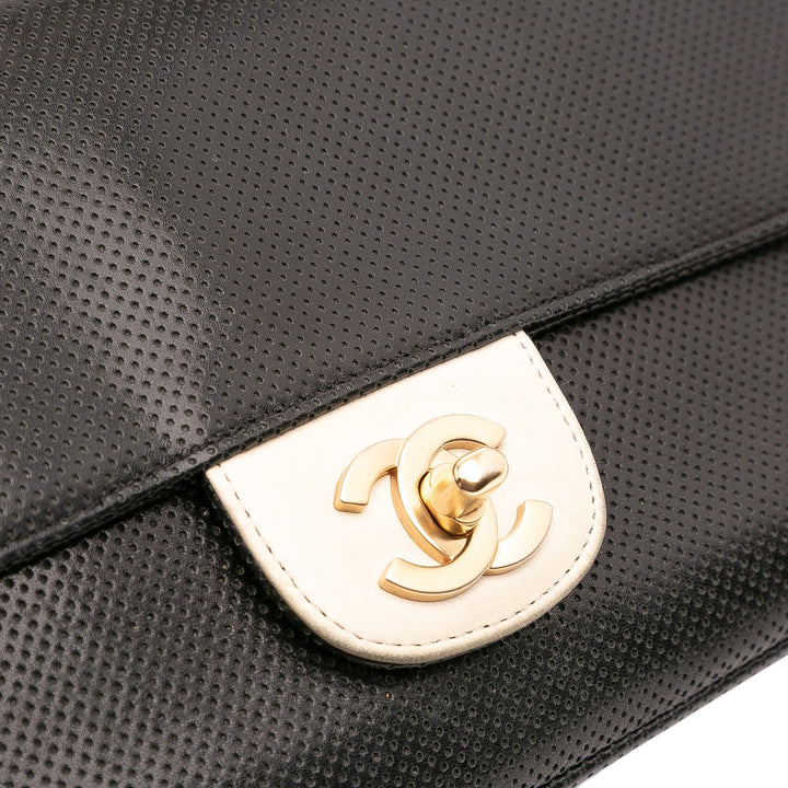 Chanel Medium CC Perforated Cuir de veau Simple rabat Noir