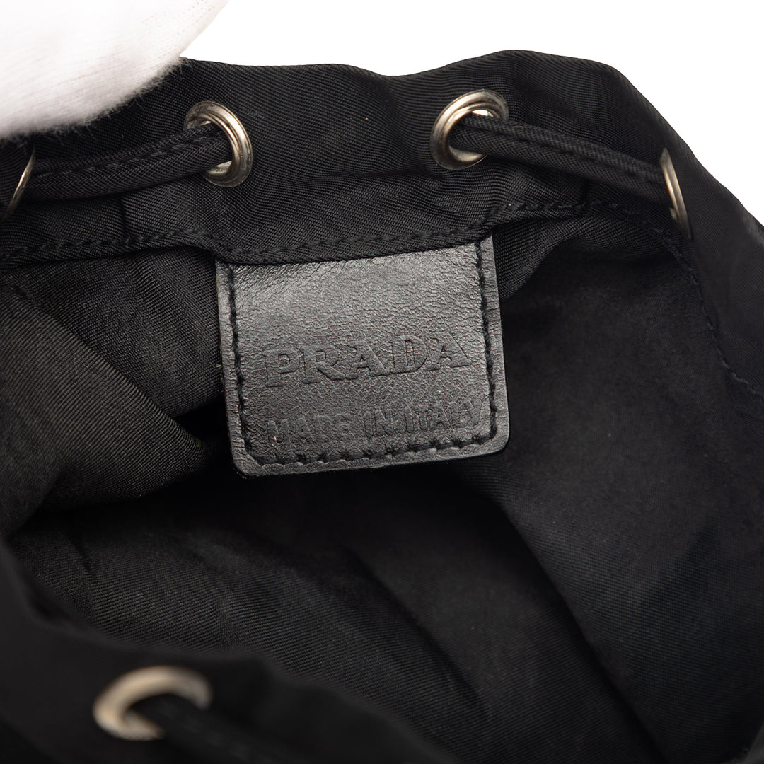 Prada Pochette Cordon Tessuto Noir – vue 5 – GABY PARIS