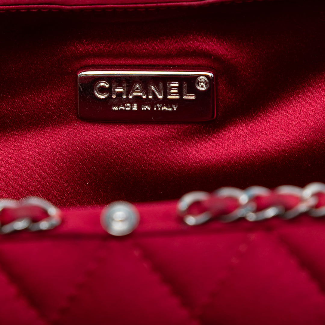 Chanel Matelassé Satin Sac rond à chaîne Pochette avec chaîne