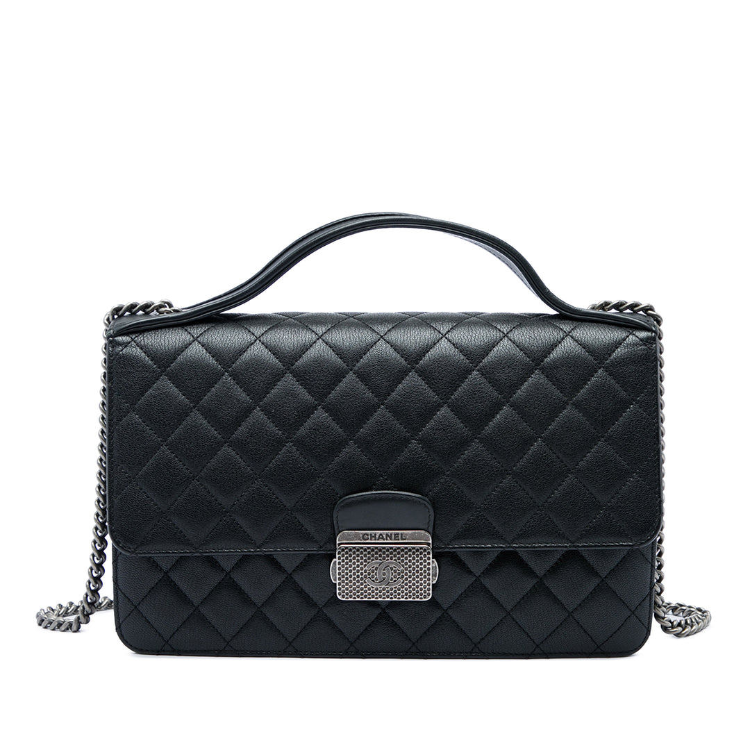 Chanel Matelassé CC University à rabat Moyen Cuir de chèvre Noir – vue principale – GABY PARIS