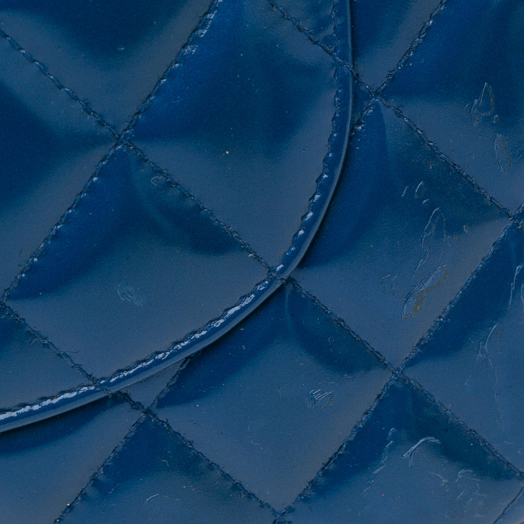 Chanel Jumbo Classic Cuir verni Double rabat Bleu – GABY PARIS Authentique