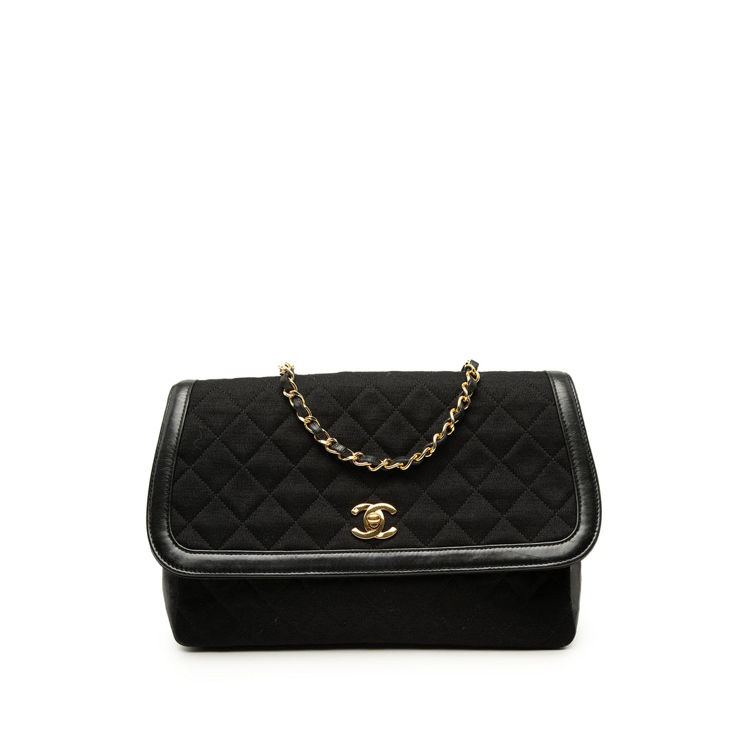 Chanel CC Matelassé Jersey et Cuir d’agneau à finitions Simple rabat