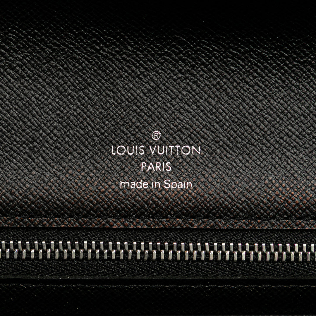 Louis Vuitton Taiga Selenga Noir