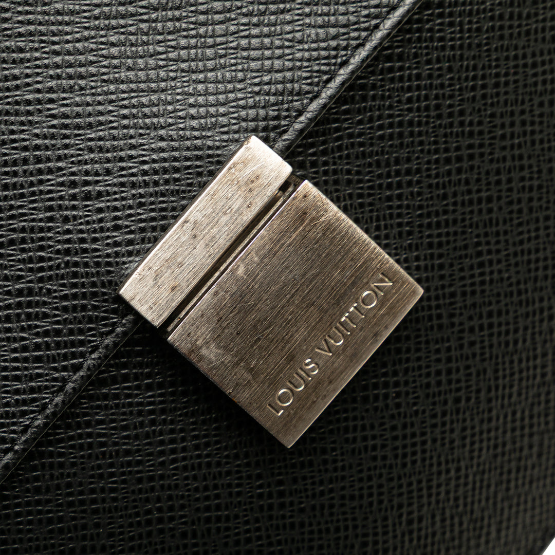 Louis Vuitton Taiga Selenga Noir