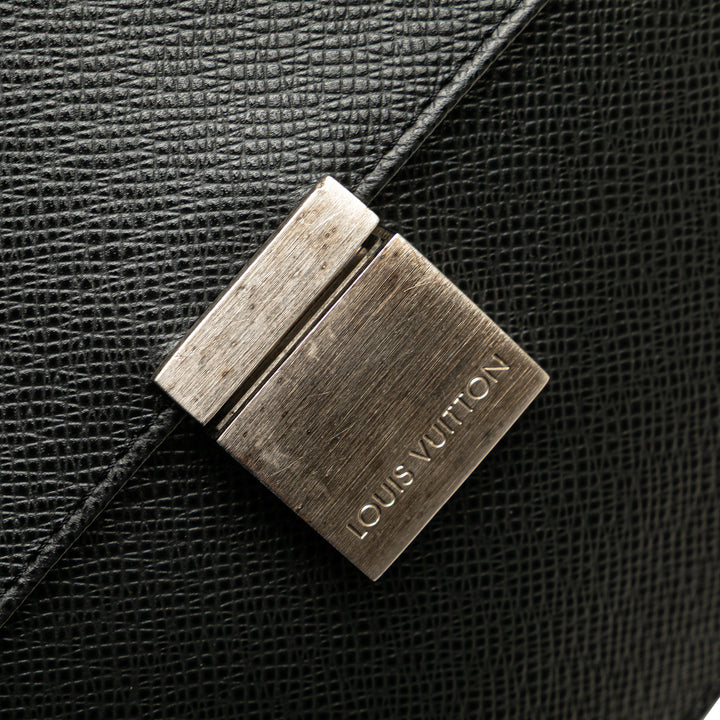 Louis Vuitton Taiga Selenga Noir