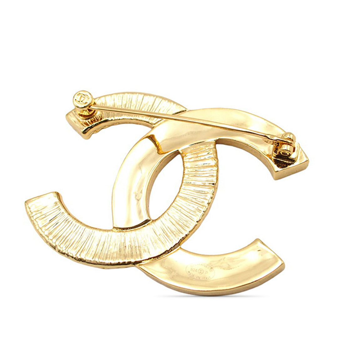 Chanel CC plaqué Enamel Broche