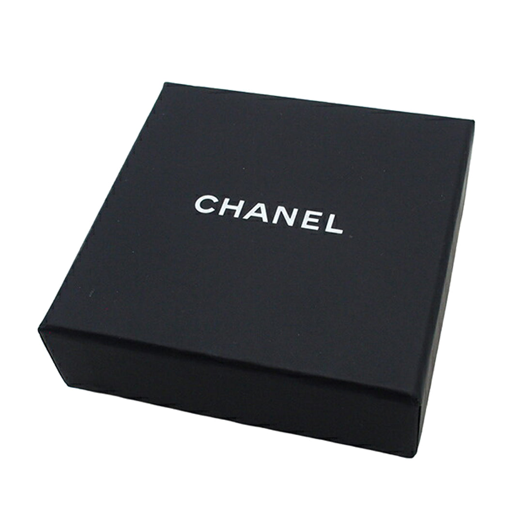 Chanel CC plaqué Enamel Broche
