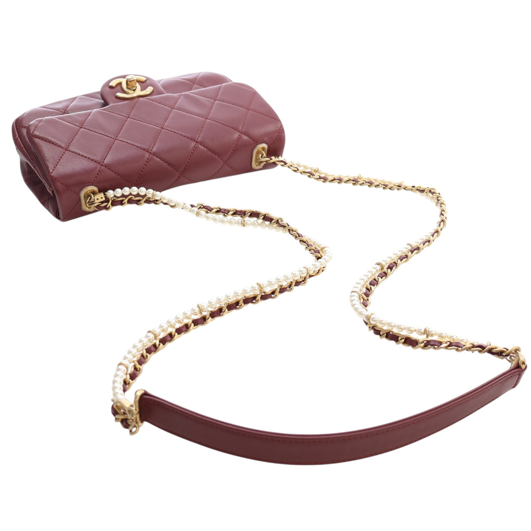 Chanel Mini Matelassé Cuir de veau Cristal Perles Chain à rabat