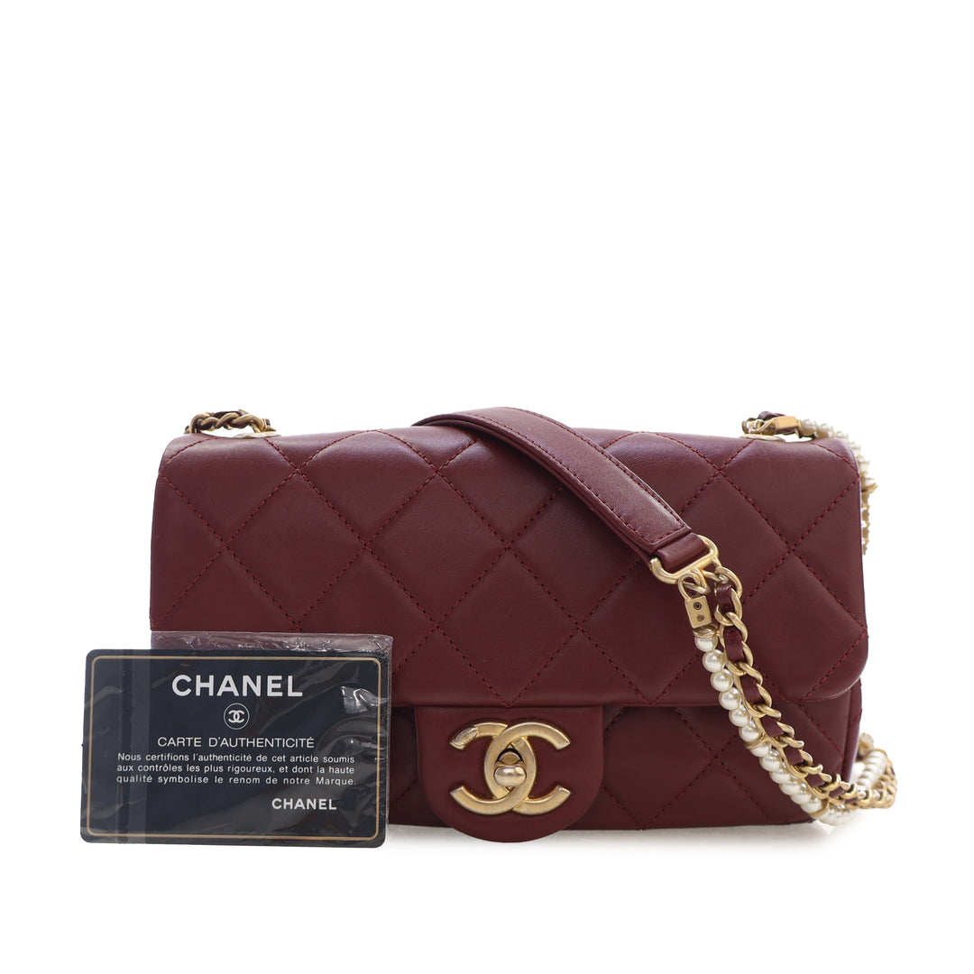 Chanel Mini Matelassé Cuir de veau Cristal Perles Chain à rabat