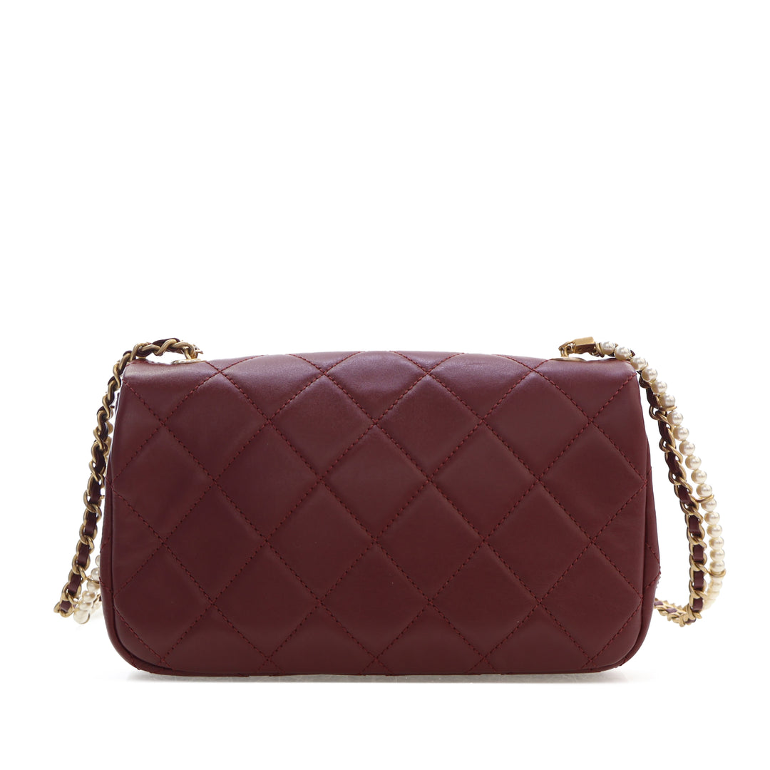 Chanel Mini Matelassé Cuir de veau Cristal Perles Chain à rabat