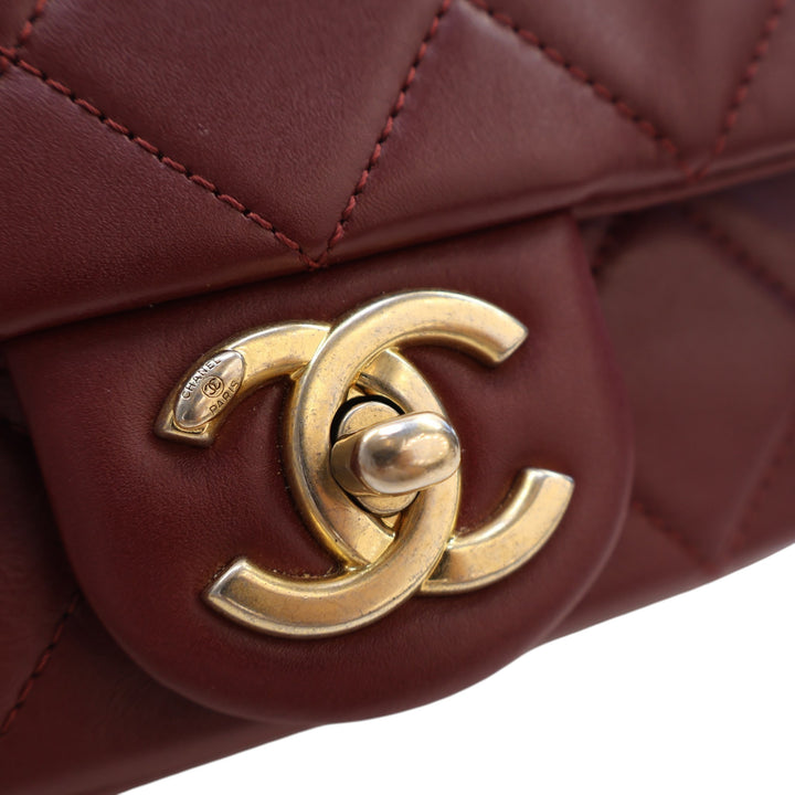 Chanel Mini Matelassé Cuir de veau Cristal Perles Chain à rabat