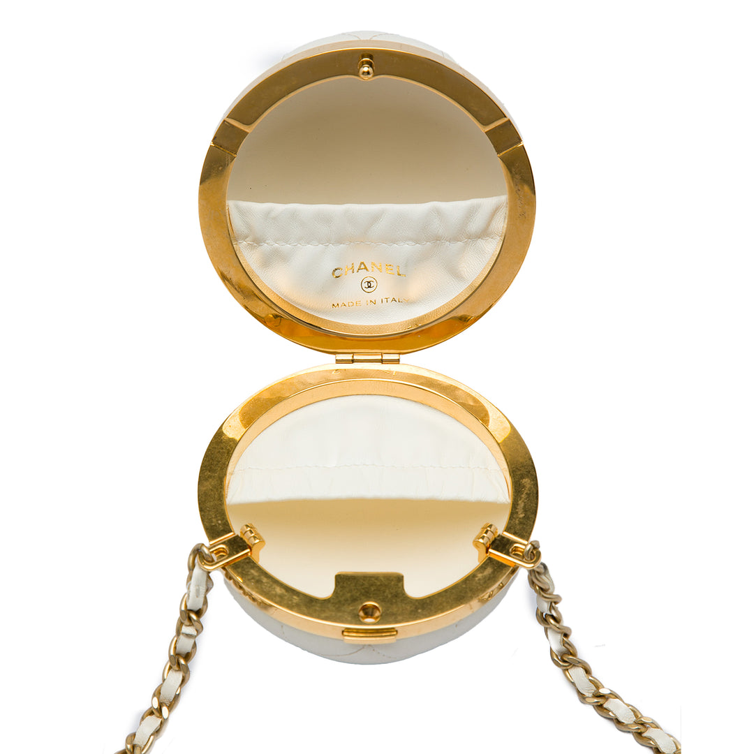 Chanel Matelassé 22 Sphere Minaudiere Sac Cuir d'agneau Blanc – vue 4 – GABY PARIS