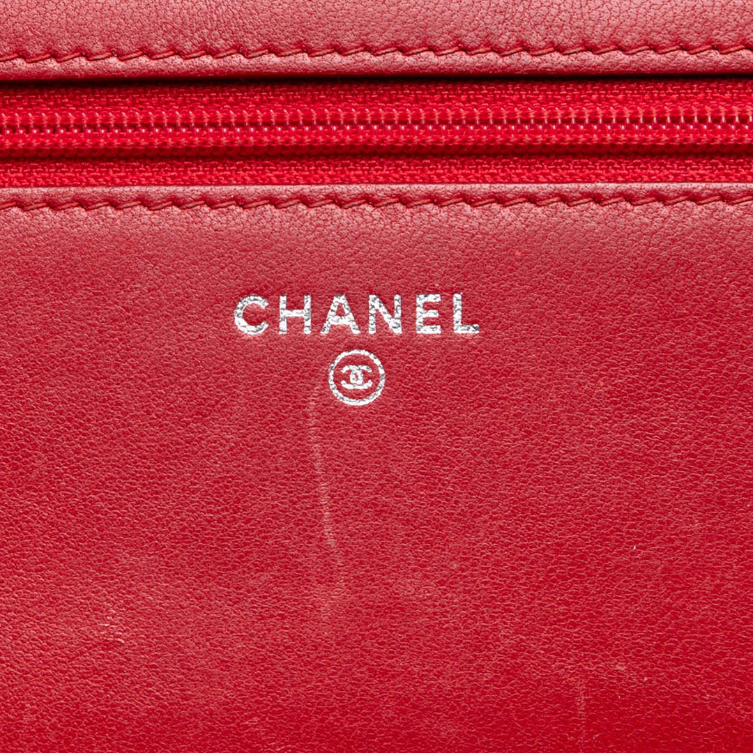 Chanel CC Matelassé Cuir verni Coco Boy Wallet on Chain