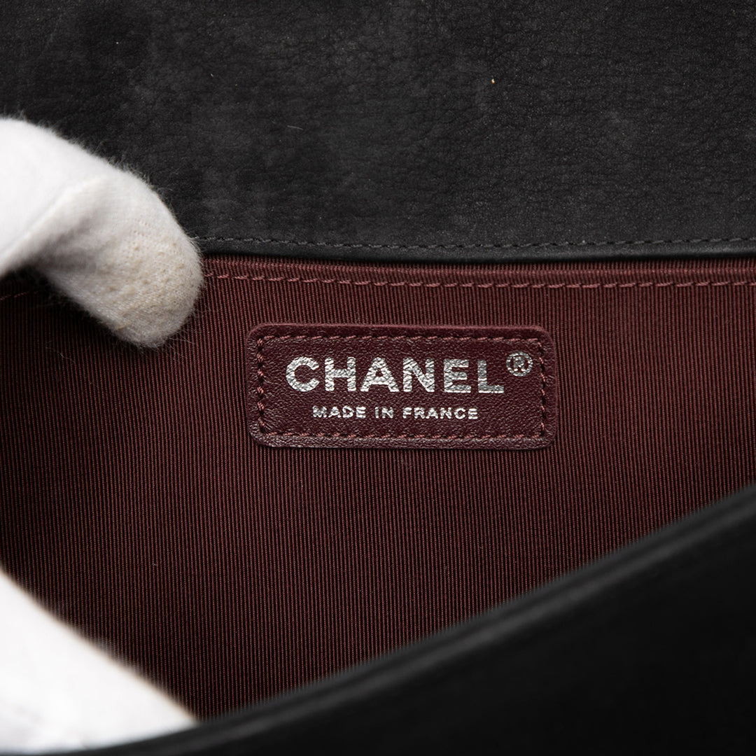 Chanel Old Medium Chevron Daim Boy à rabat