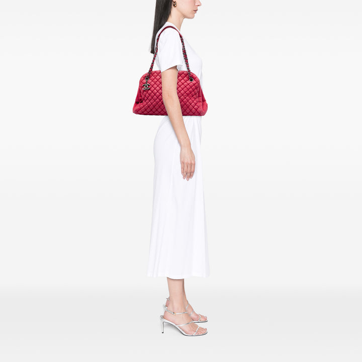 Chanel Matelassé Just Mademoiselle Sac bowling Grand Cuir d'agneau Rouge – vue 5 – GABY PARIS