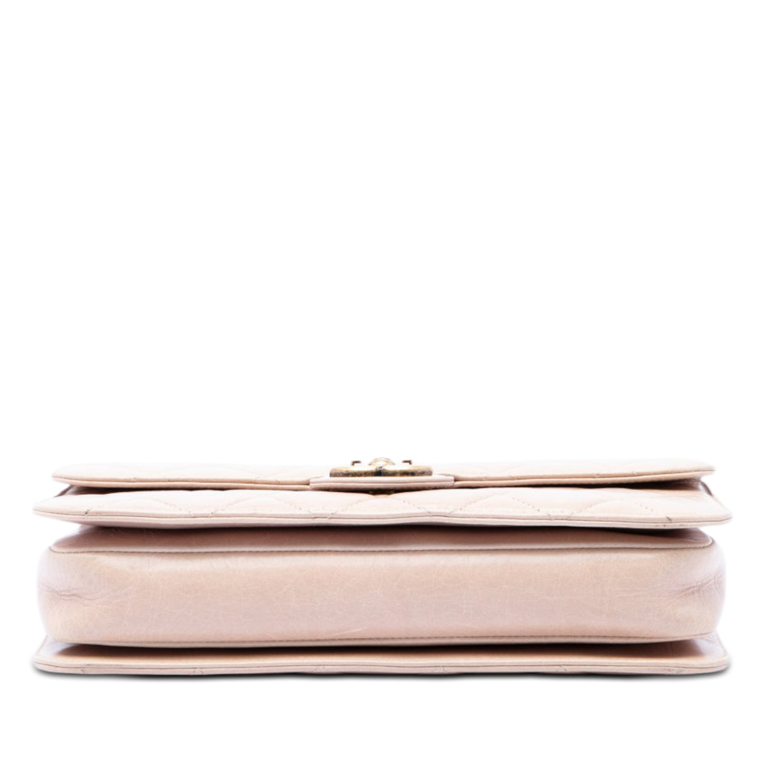 Chanel Medium Matelassé Glazed Cuir de veau Perfect Edge à rabat