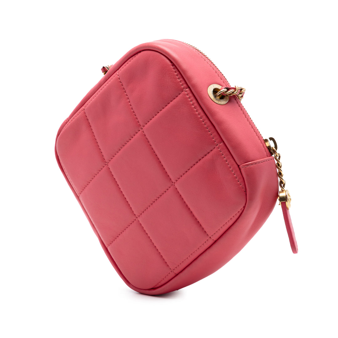Chanel CC Matelassé Diamond Pochette avec chaîne Cuir d'agneau