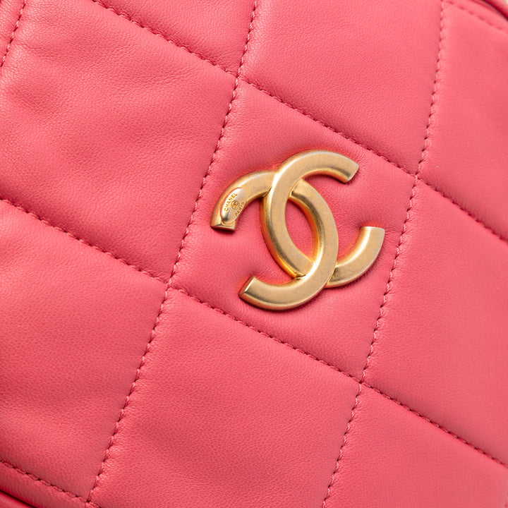 Chanel CC Matelassé Diamond Pochette avec chaîne Cuir d'agneau