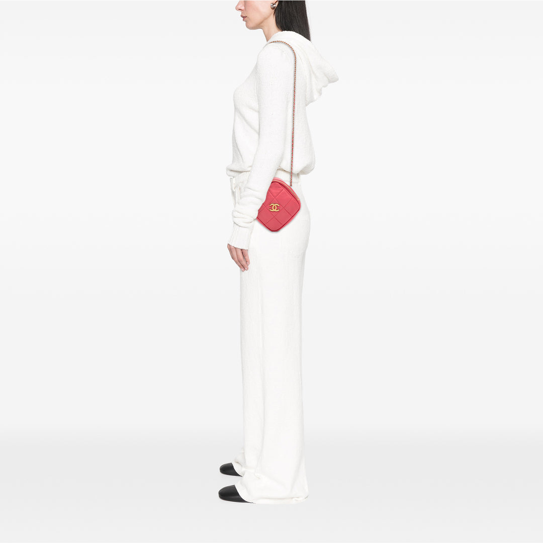 Chanel CC Matelassé Diamond Pochette avec chaîne Cuir d'agneau