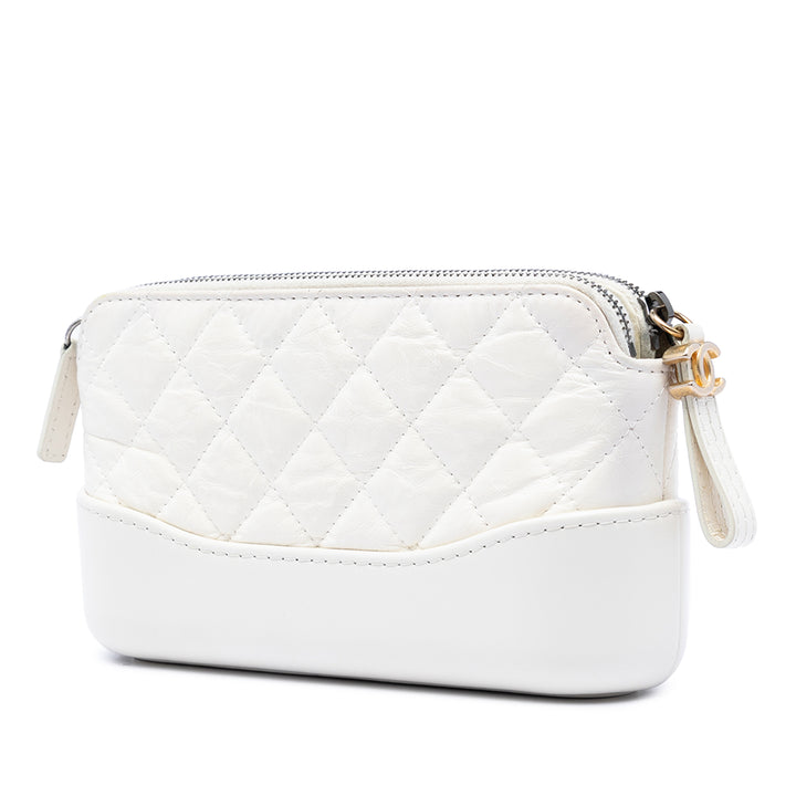 Chanel Matelassé vieilli Cuir de veau Gabrielle Pochette avec chaîne
