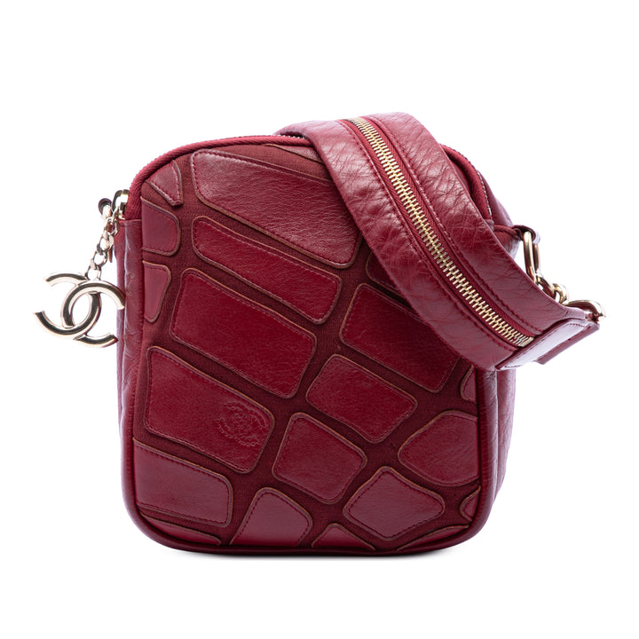 Chanel CC Jersey et Scale Sac caméra Cuir d'agneau Rouge – vue principale – GABY PARIS