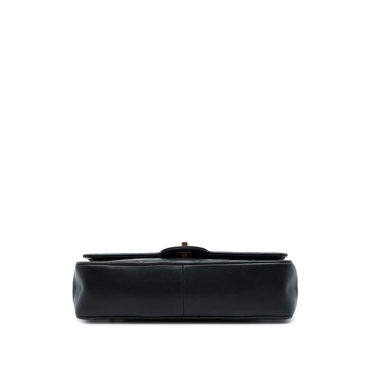 Chanel Matelassé Double rabat Moyen Cuir d'agneau Noir – vue 3 – GABY PARIS