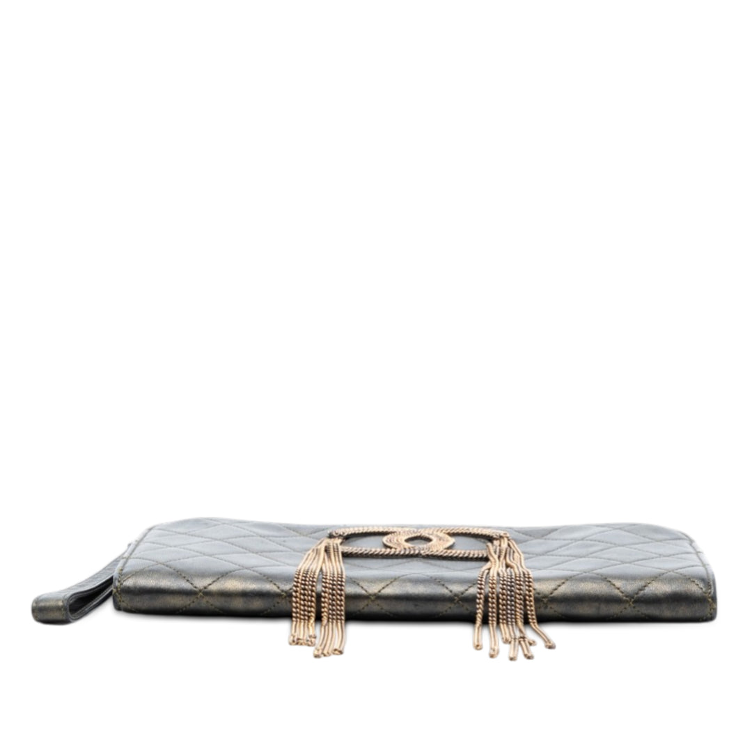 Chanel Metallic Cuir d’agneau CC Chain Fringe Pochette