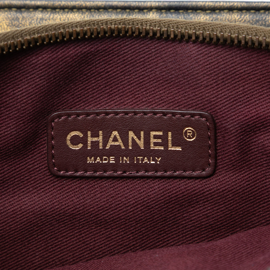 Chanel Metallic Cuir d’agneau CC Chain Fringe Pochette