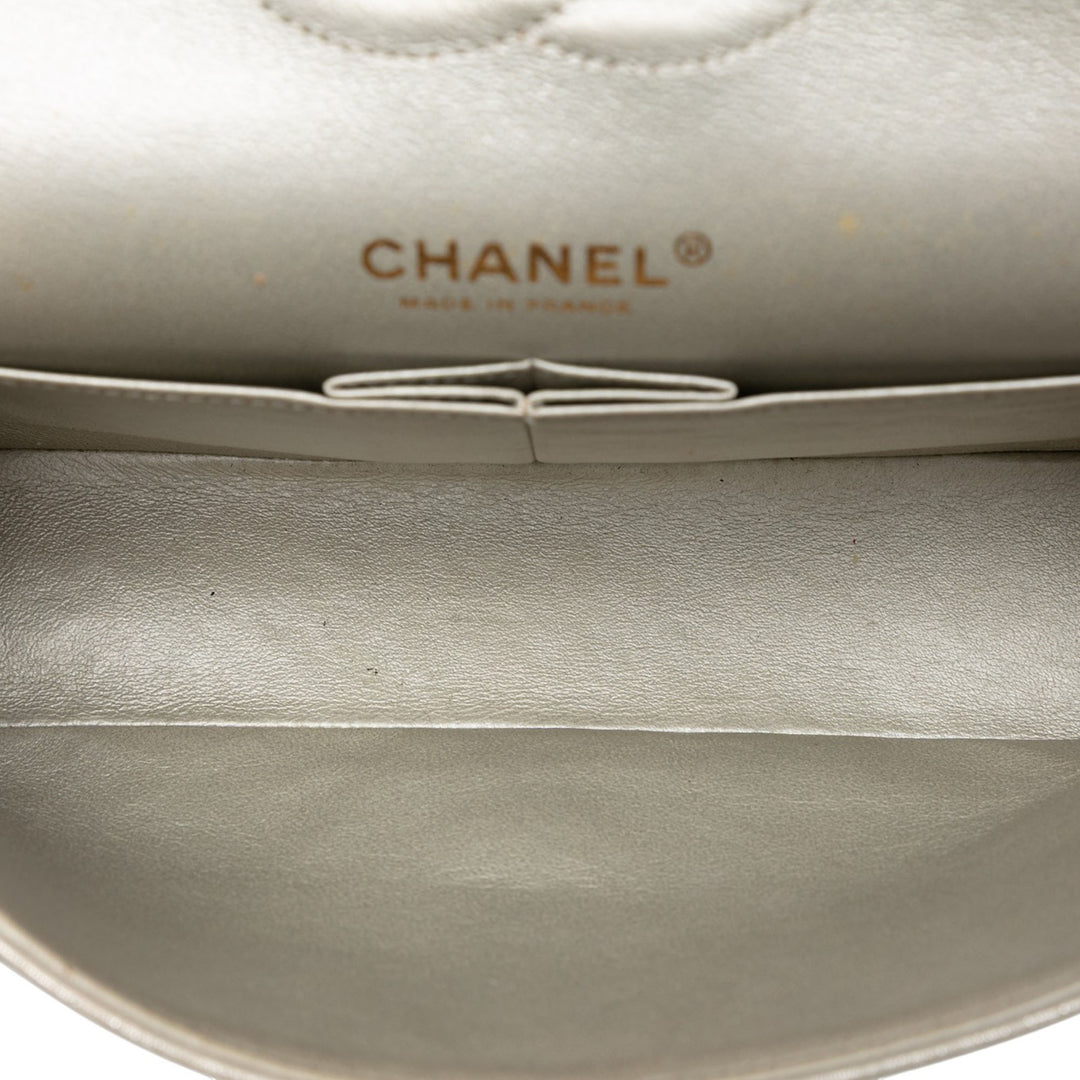 Chanel Medium Classic Iridescent Cuir d’agneau Double rabat