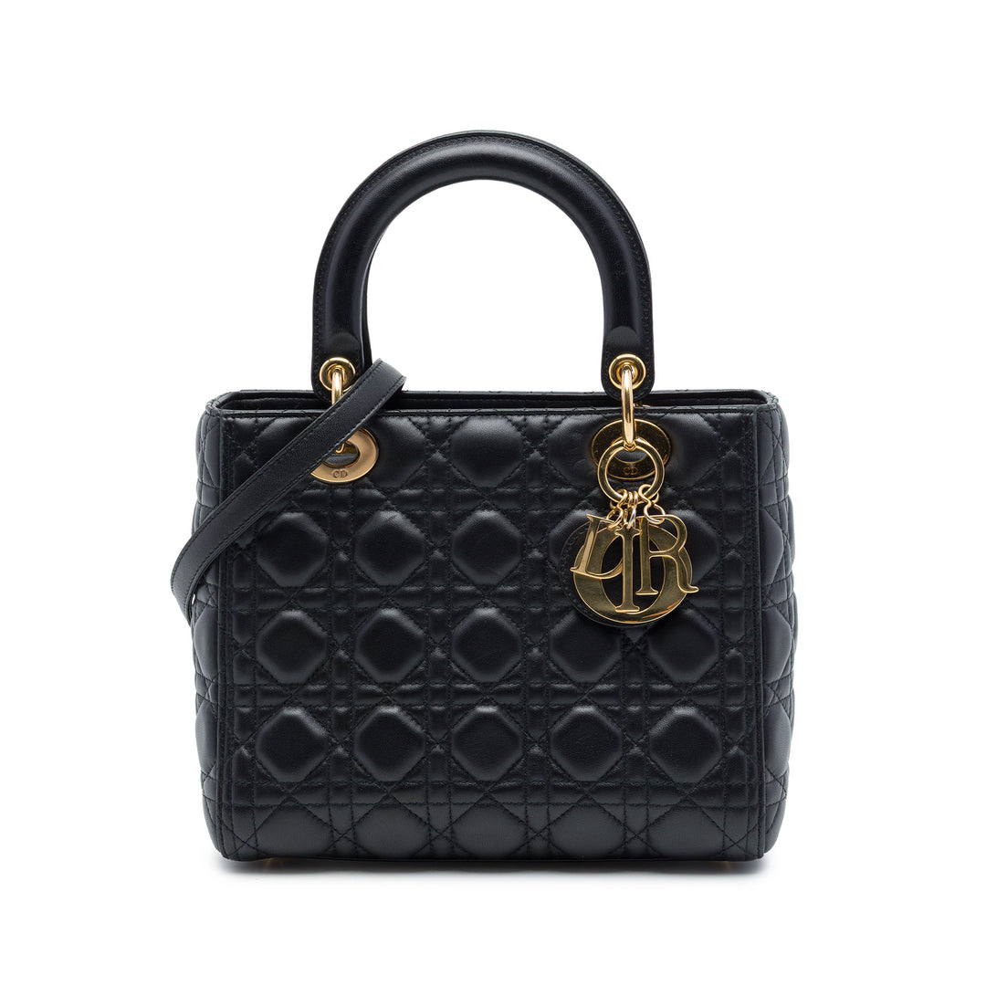Dior Sac à main Lady Dior Cannage Moyen Cuir d'agneau Noir – vue principale – GABY PARIS