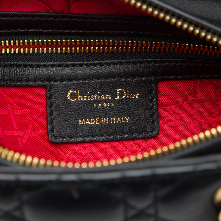 Dior Sac à main Lady Dior Cannage Moyen Cuir d'agneau Noir – vue 5 – GABY PARIS