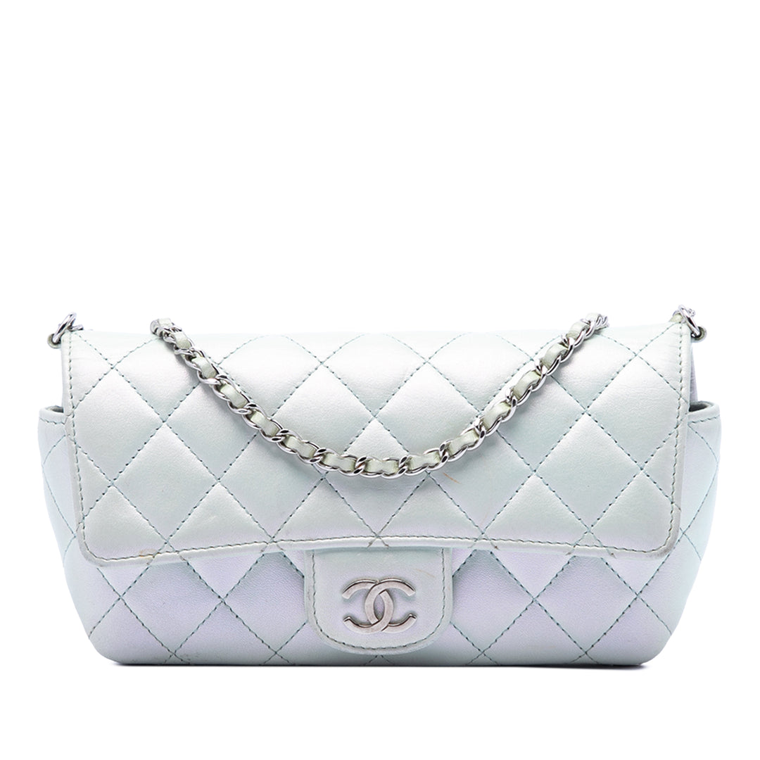 Chanel CC Matelassé Iridescent Cuir d’agneau Glasses Étui avec chaîne