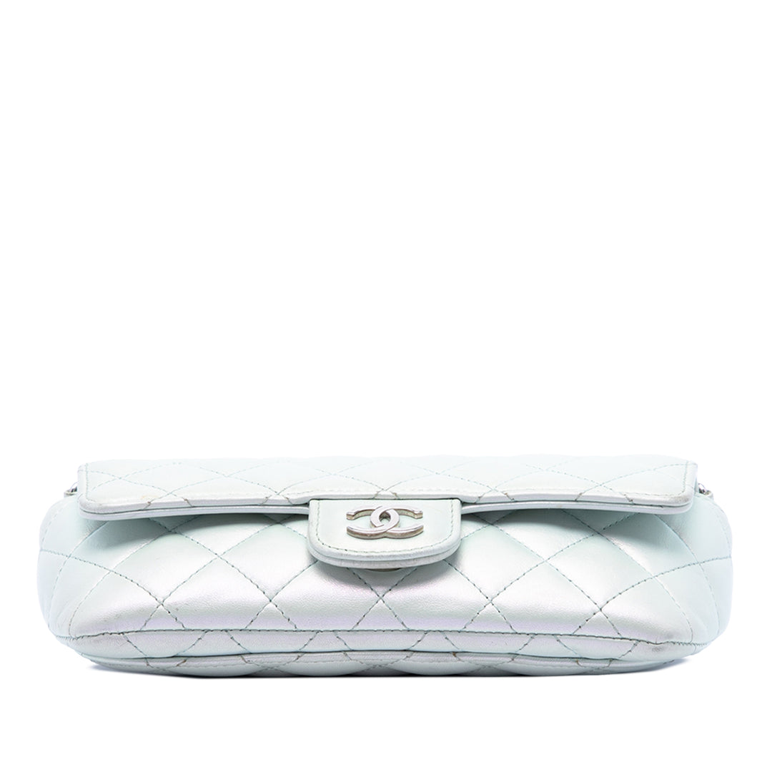 Chanel CC Matelassé Iridescent Cuir d’agneau Glasses Étui avec chaîne