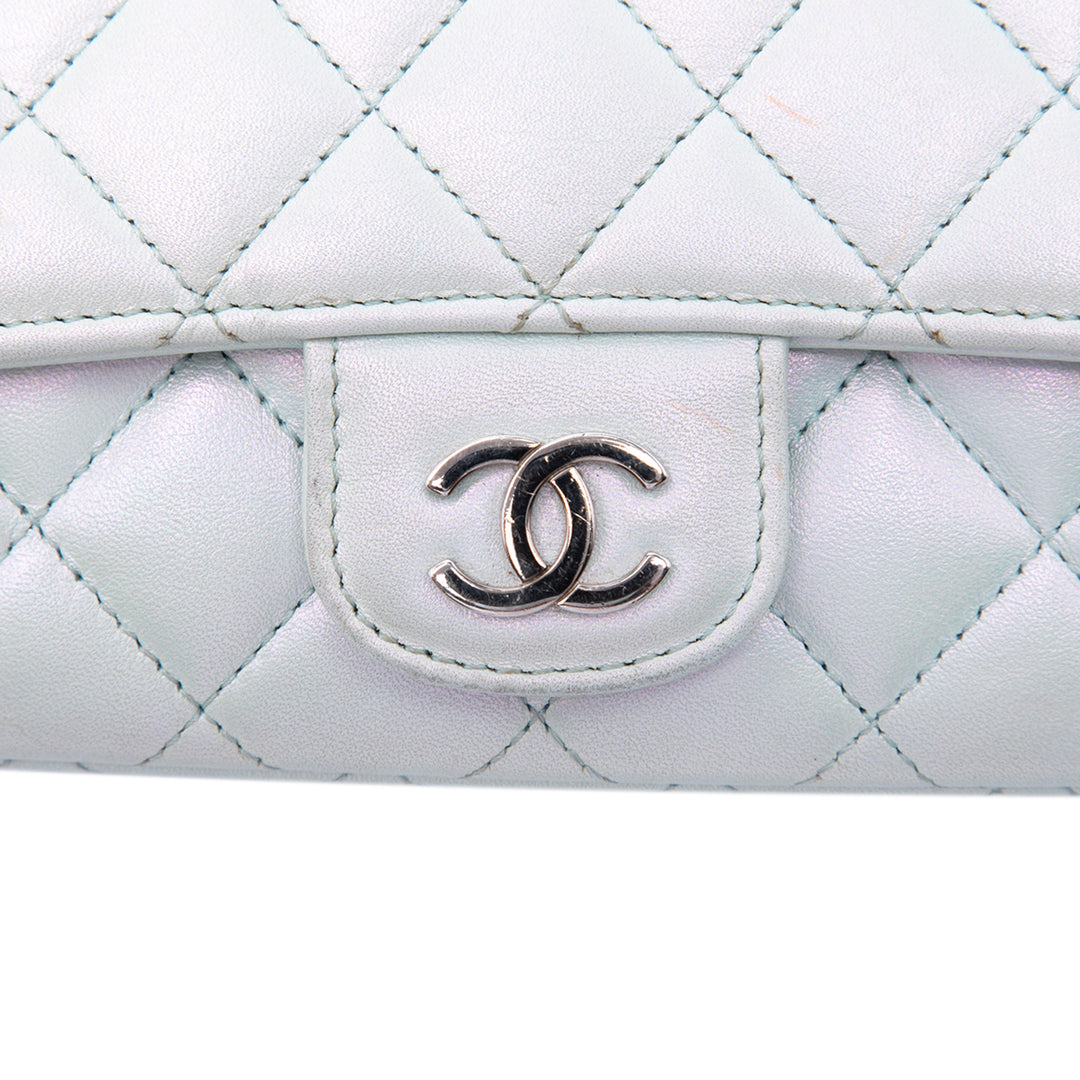 Chanel CC Matelassé Iridescent Cuir d’agneau Glasses Étui avec chaîne