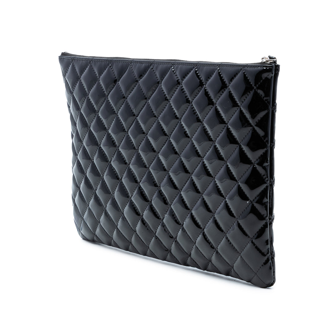 Chanel Matelassé O Étui Pochette Grand Cuir