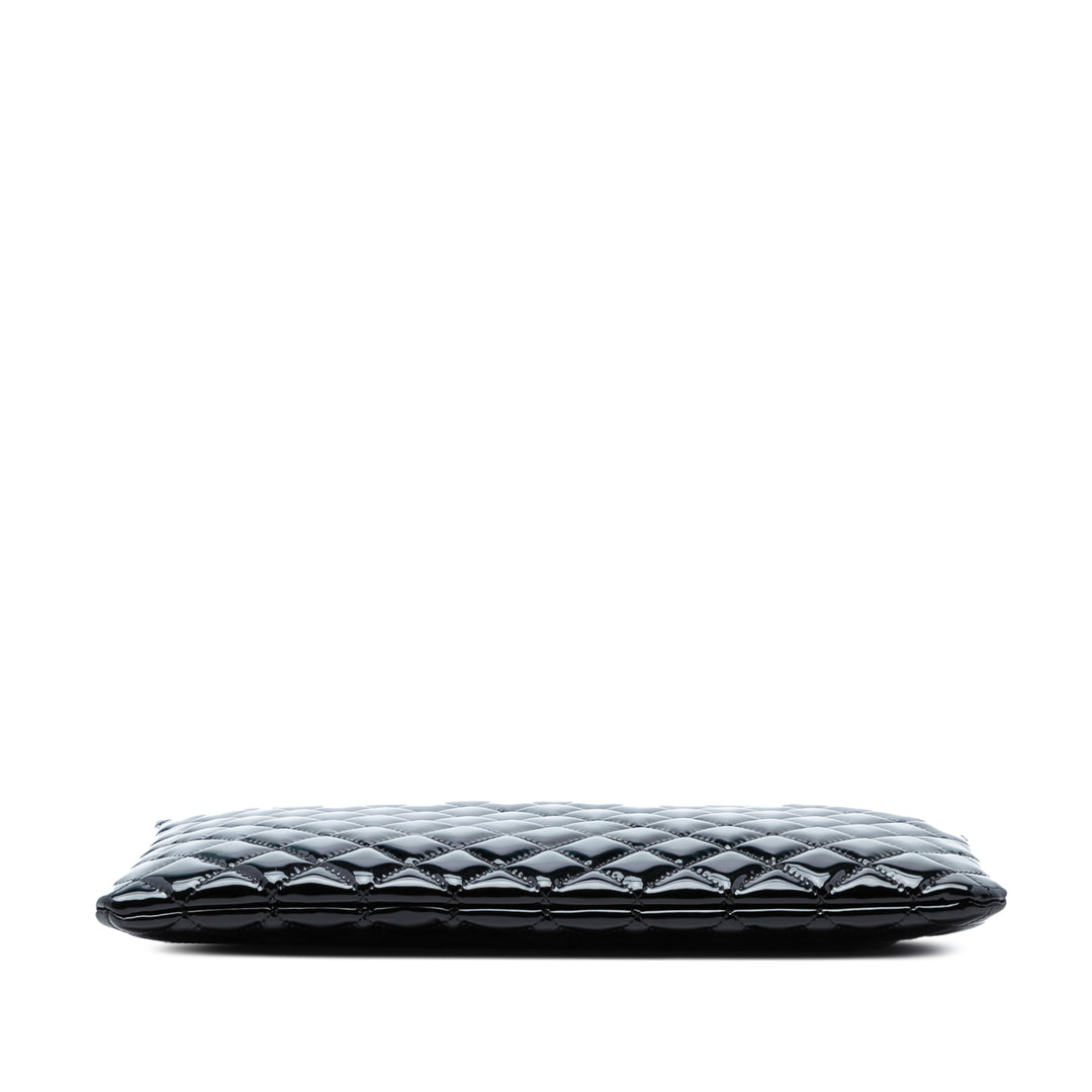 Chanel Matelassé O Étui Pochette Grand Cuir