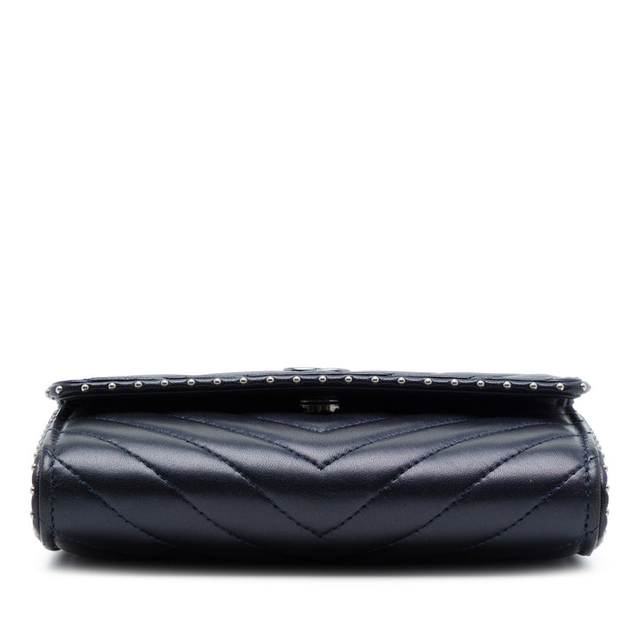 Chanel CC Chevron Cuir d’agneau clouté Wallet on Chain