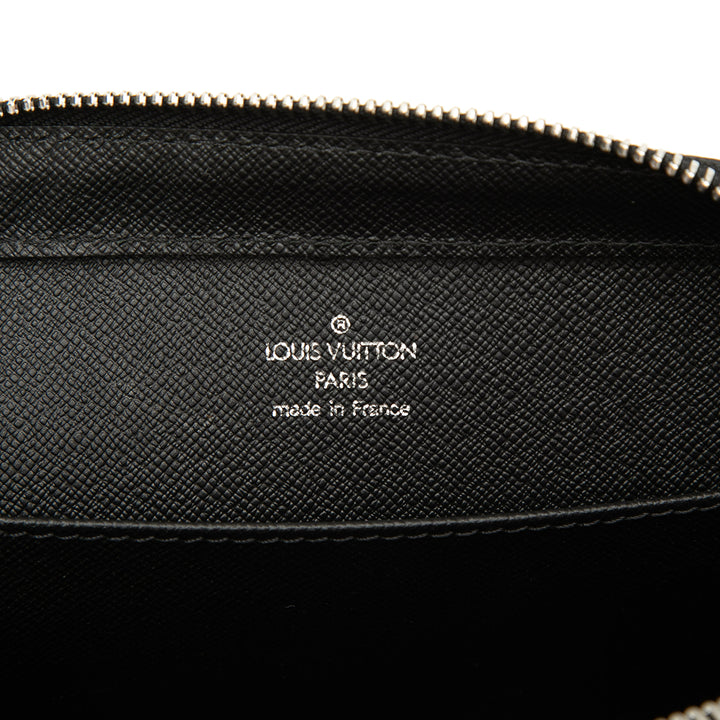 Louis Vuitton Taiga Pochette Baikal Cuir