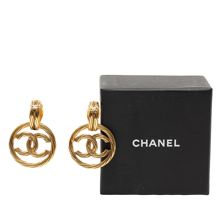 Chanel CC plaqué Swing Clip On Boucles d’oreilles