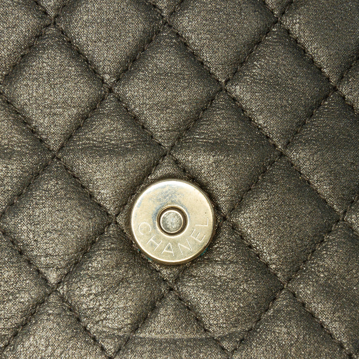 Chanel Small Quilted Iridescent Cuir de veau Crystal Simple rabat Marron