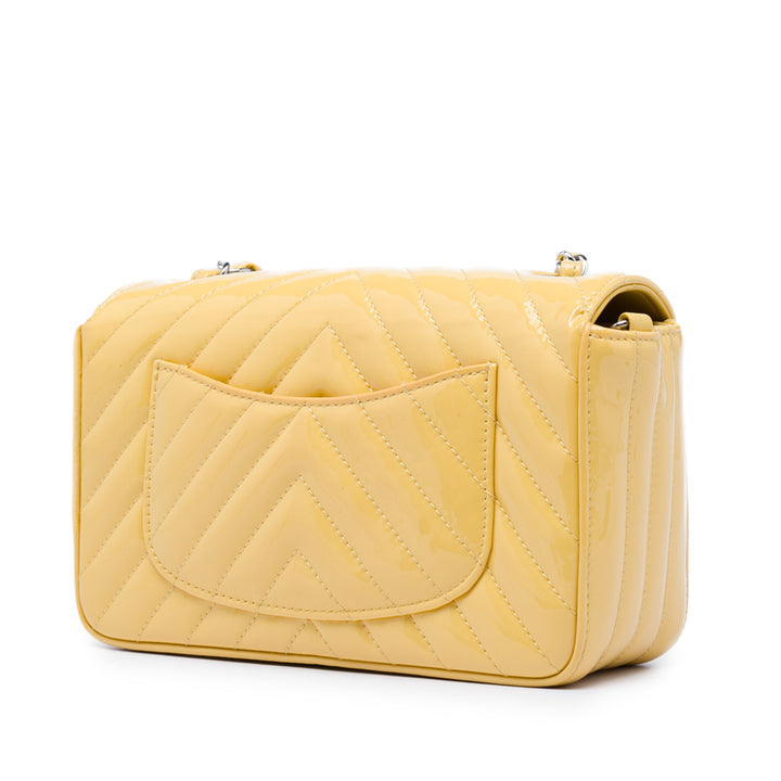Chanel Mini Rectangular Classic Chevron Cuir verni Simple rabat