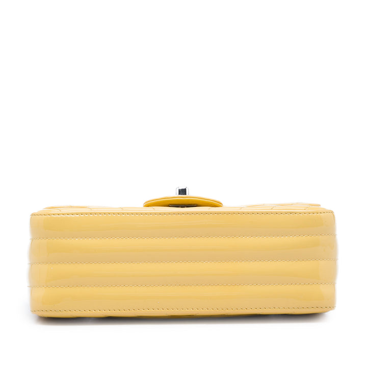 Chanel Mini Rectangular Classic Chevron Cuir verni Simple rabat