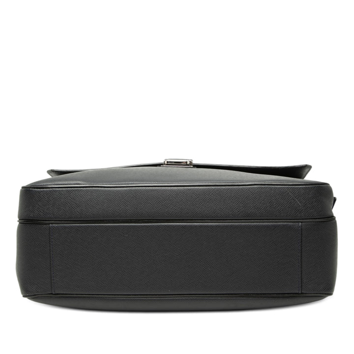Louis Vuitton Taiga Vassili PM