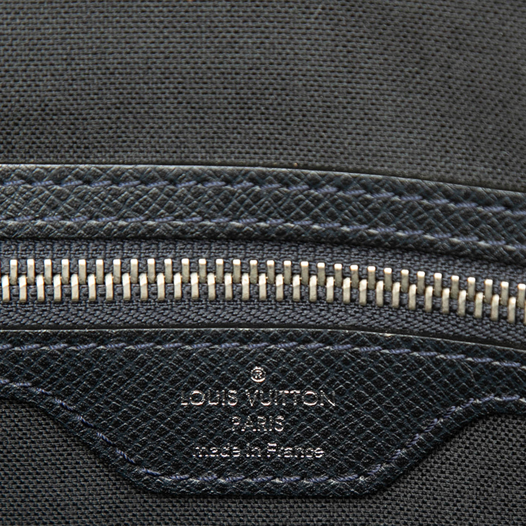 Louis Vuitton Taiga Vassili PM