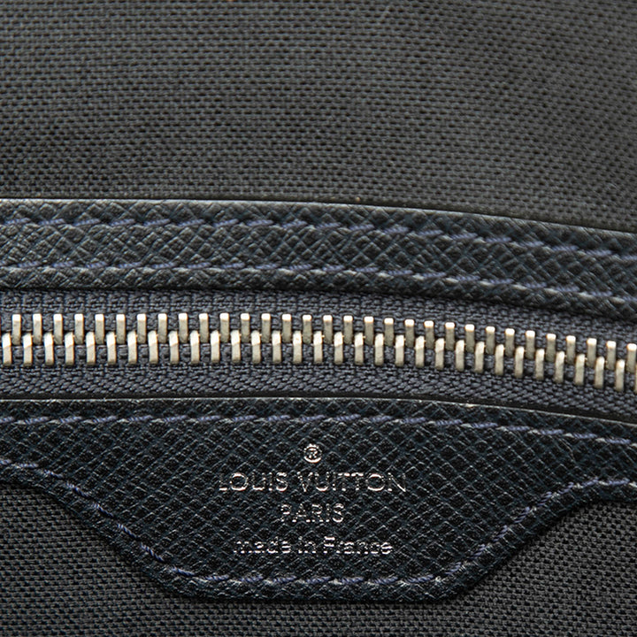 Louis Vuitton Taiga Vassili PM