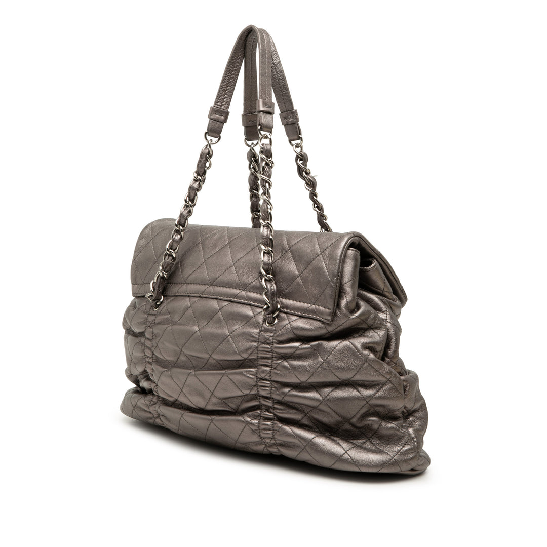 Chanel Matelassé Metallic Cuir d’agneau Sharpei à rabat